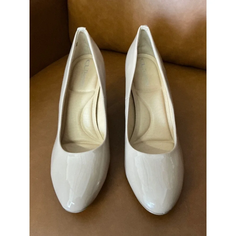 CL Laundry Lofty Pump Womens 10 Nude Patent Block Heel Shoes